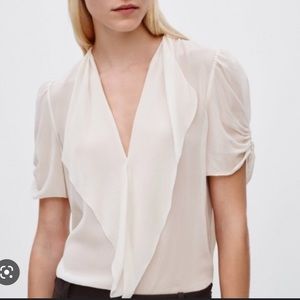 Aritzia T. Babaton Tinsley Silk Top